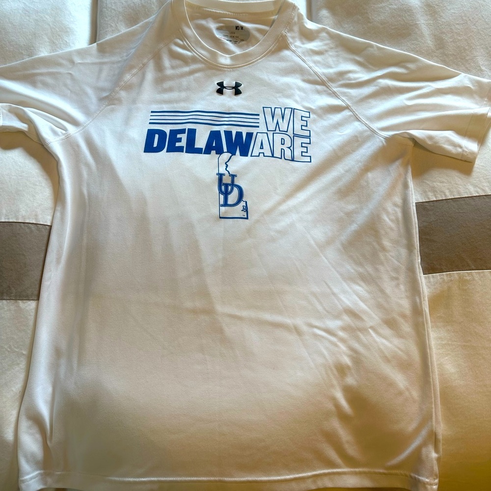 University of Delaware under armor T shirt